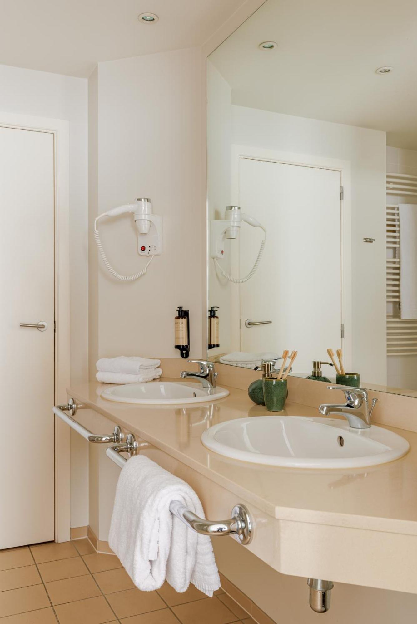 Hotel Aazaert By Wp Hotels 布兰肯贝赫 外观 照片